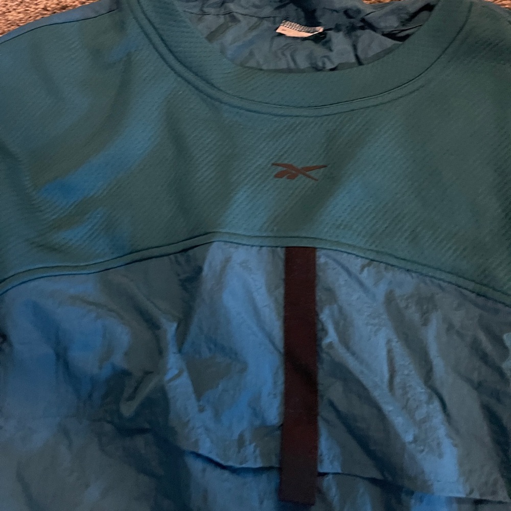 Reebok Running Top - Picture 2 of 2